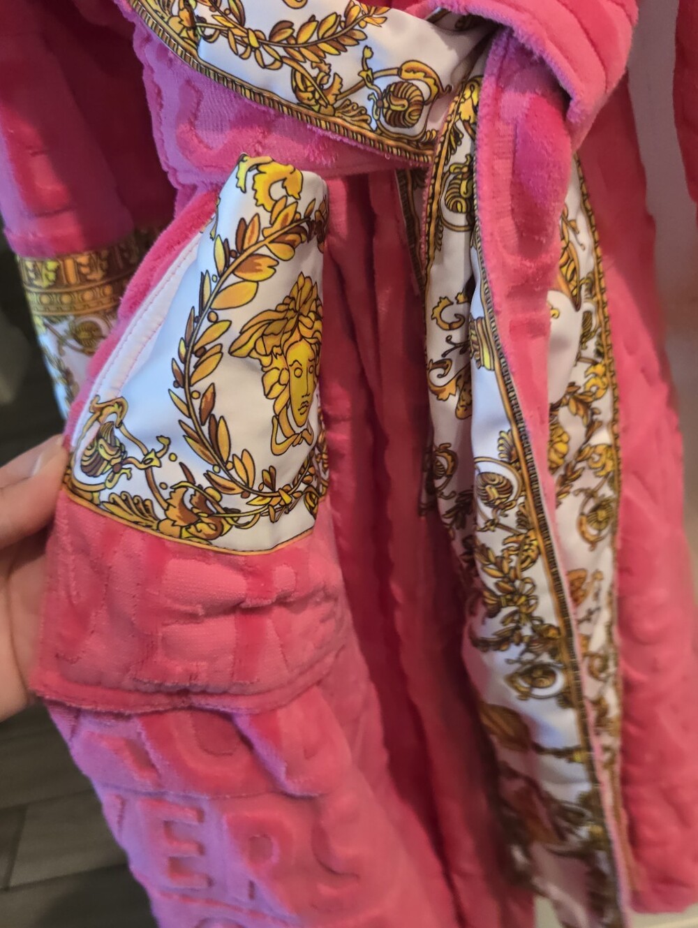 VERSACE I š©· Baroque Embossed Spell Out Robe Bath Robe - Picture 5 of 7